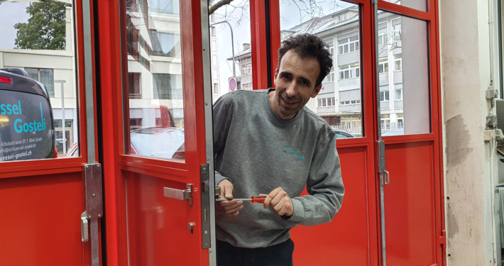 Schlüssel Gosteli Zylinder an Tor Ausstauschen